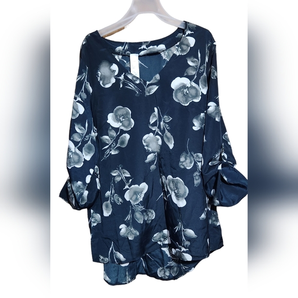 Floral blouse, sz Med - Picture 1 of 4